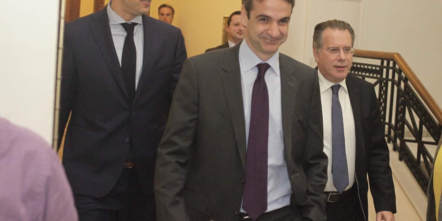 Αλλαγή εκπρόσωπου Τύπου της ΝΔ – Τι είπαν Κουμουτσάκος και Κικίλιας