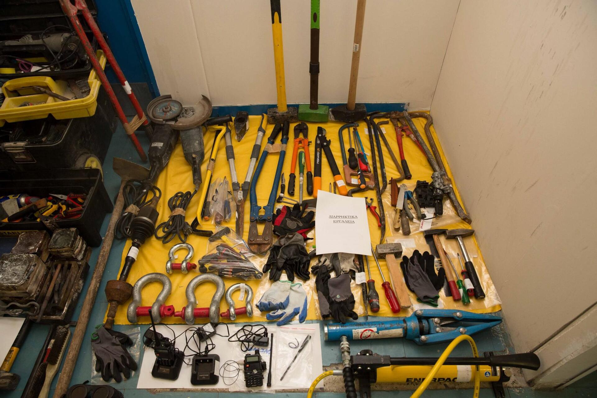 klopimea-speira-roma-drasi-pos-xtupousan-1300-12