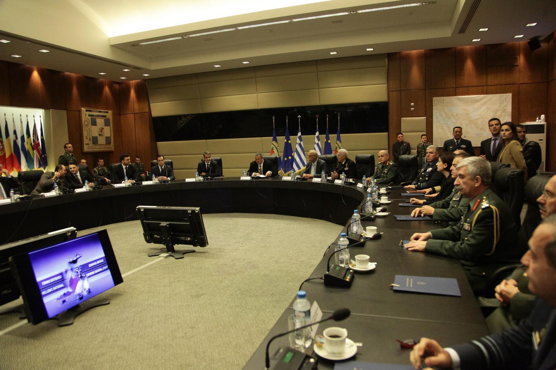 kuriakos-mitsotakis-ethniki-amuna-upourgeio-episkepsi-1300-1