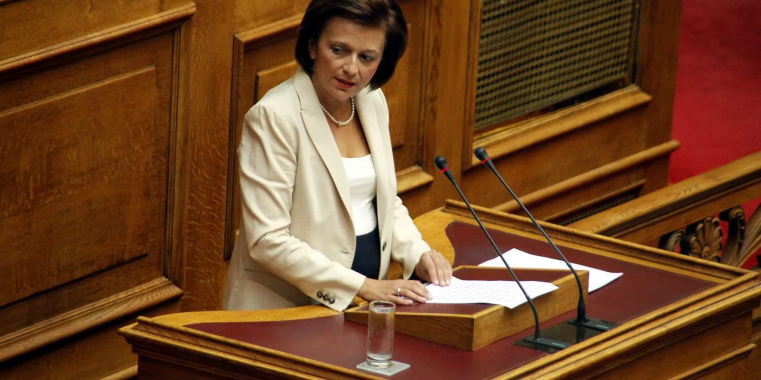 «Καρφιά» από Χρυσοβελώνη για την απομάκρυνσή της από την κυβέρνηση