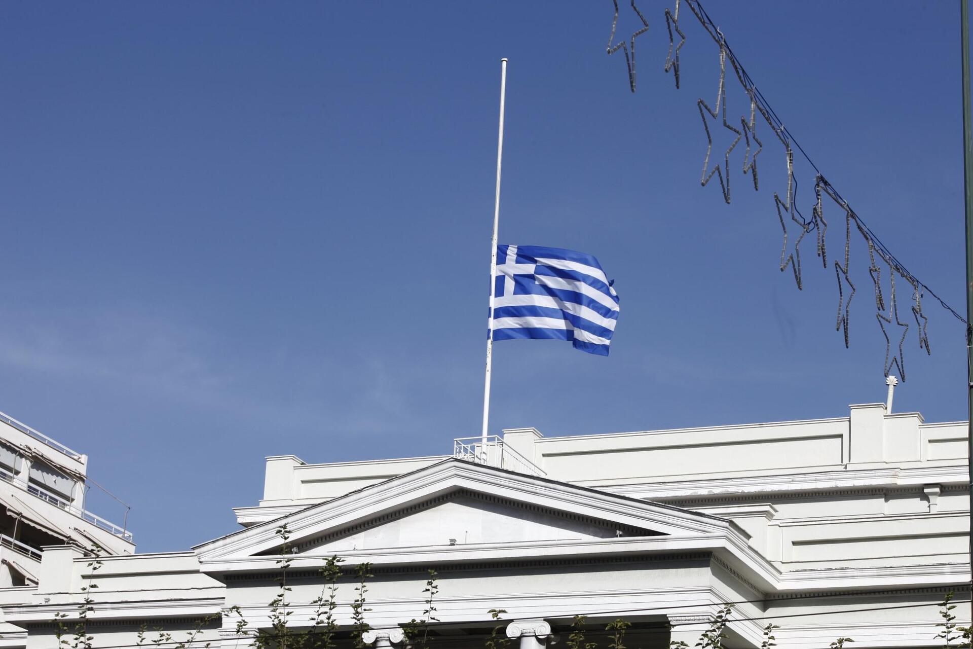 misisties-simaies-vouli-1300-2