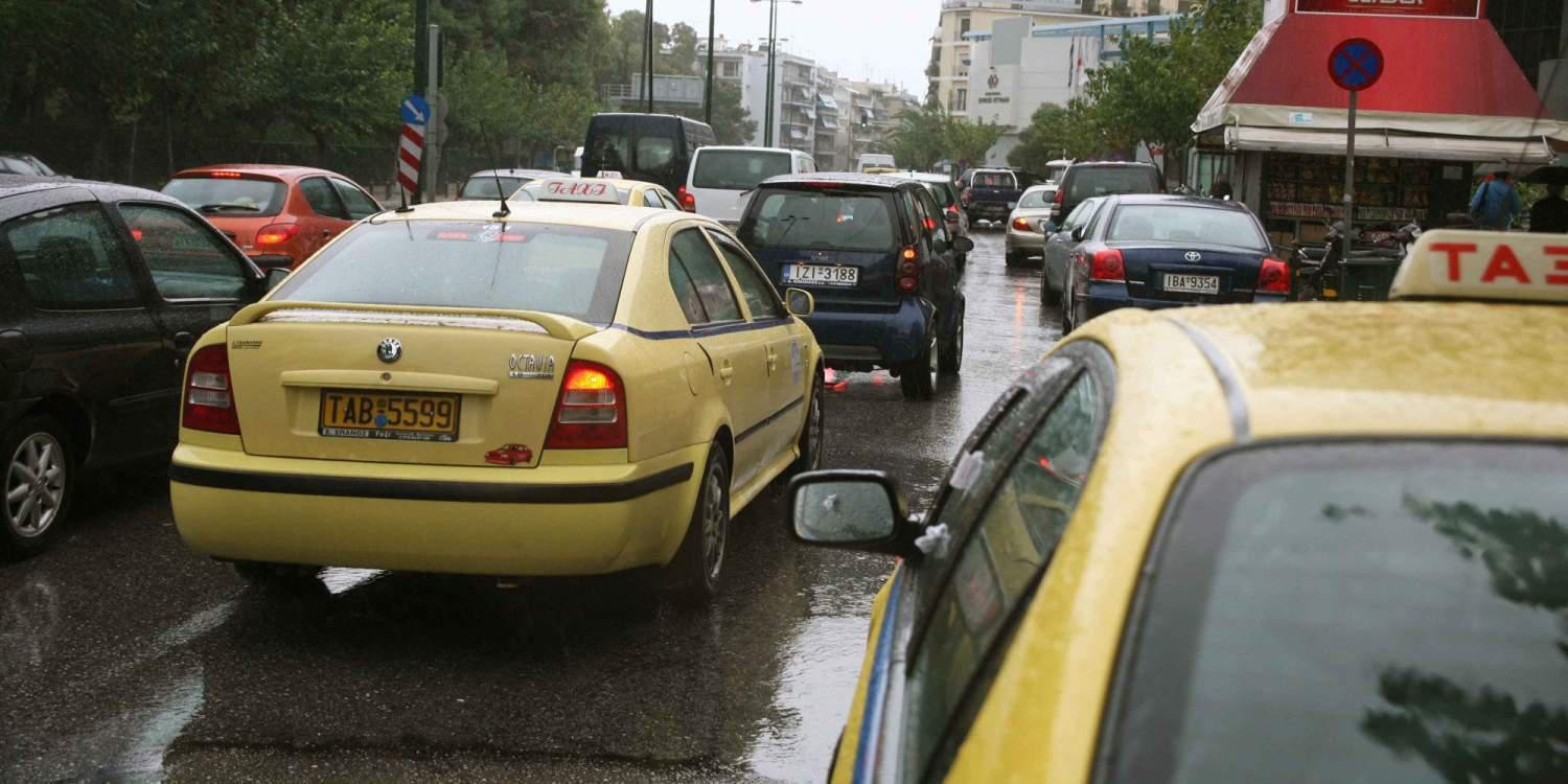 «Μπλοκαρισμένοι» οι δρόμοι της Αθήνας λόγω κακοκαιρίας και στάσης εργασίας του ΗΣΑΠ