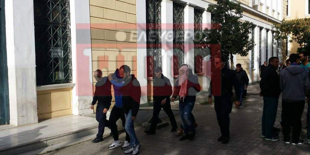 Στον ανακριτή η σπείρα των Ρομά [εικόνες]
