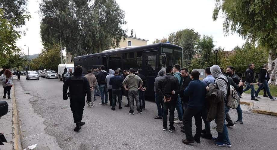 Ο Αγγλούπας, ο «Σατανάς» και η συμμορία των 38 που έκλεβε σπίτια