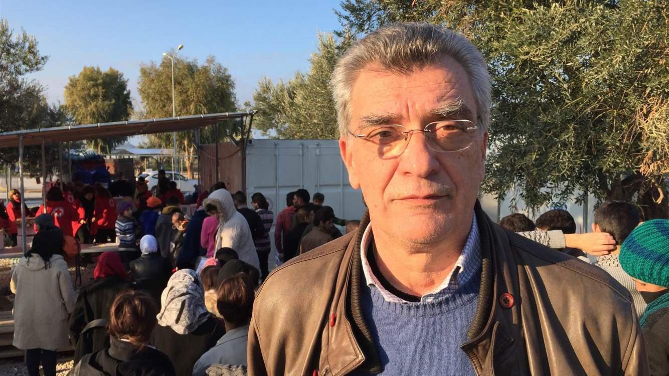Δήμαρχος Λέσβου: Οι πρόσφυγες στον καταυλισμό ανάβουν γκαζάκια για να ζεσταθούν