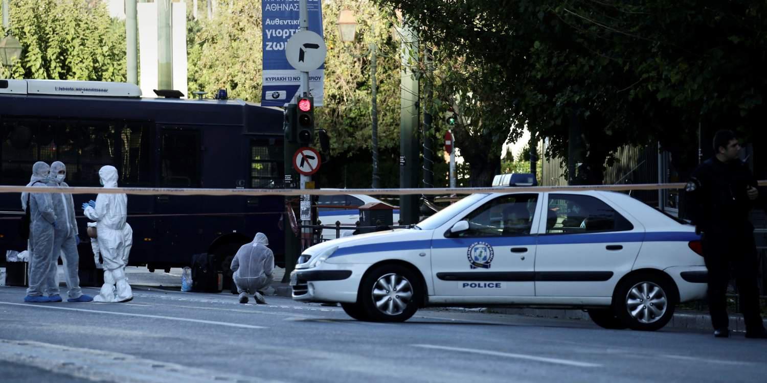 Σε συναγερμό για τον Ομπάμα μετά το χτύπημα στην Γαλλική πρεσβεία