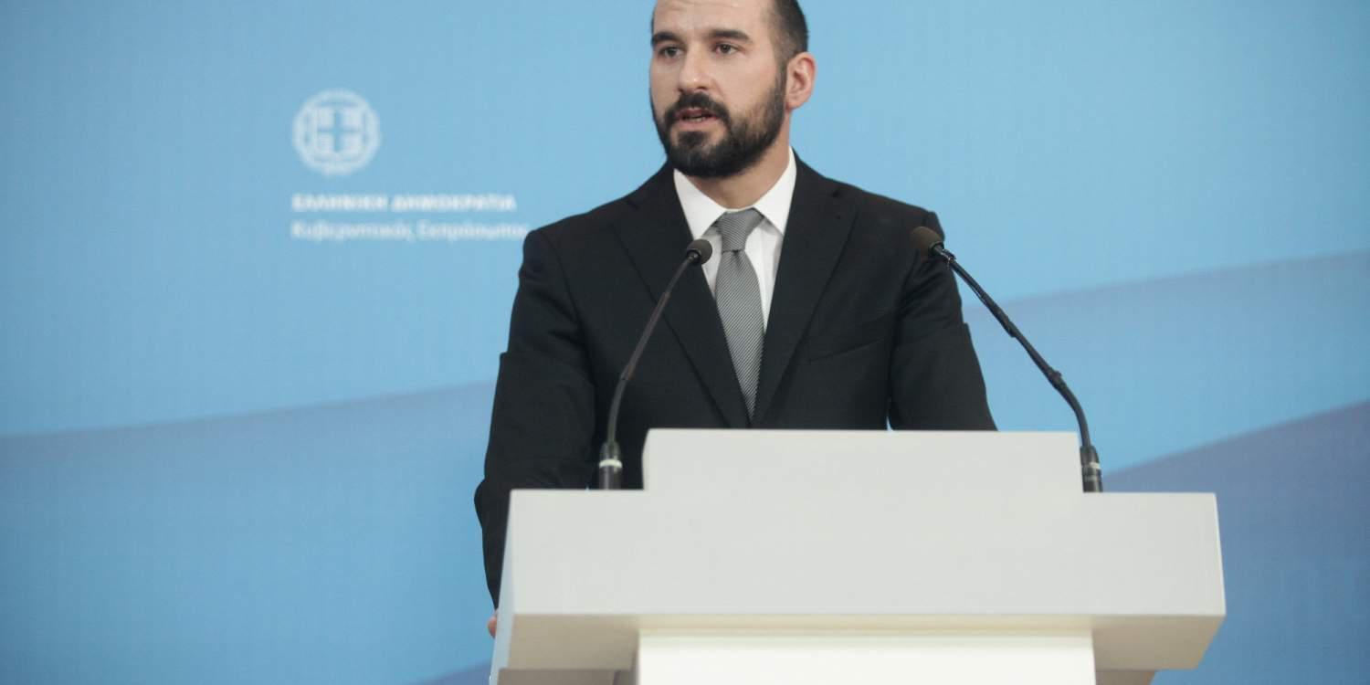 Τζανακόπουλος: Αναληθείς οι πληροφορίες για εφαρμογή μέτρων από το 2018