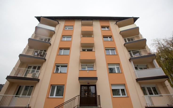 xorio-melania-tramp-slovenia-1300-7