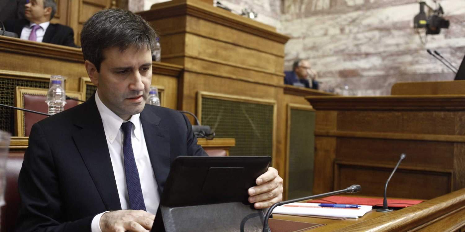 Χουλιαράκης: Δεν αποτελεί πανάκεια η απομείωση του δημόσιου χρέους