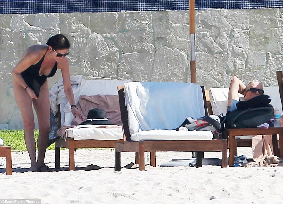 zeta-zones-4-1300jpg-3