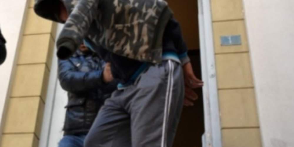 Στη φυλακή ο πατέρας που βασάνιζε τον γιο του στην Χίο – Ξέσπασε σε κλάματα ζητώντας συγνώμη [βίντεο]