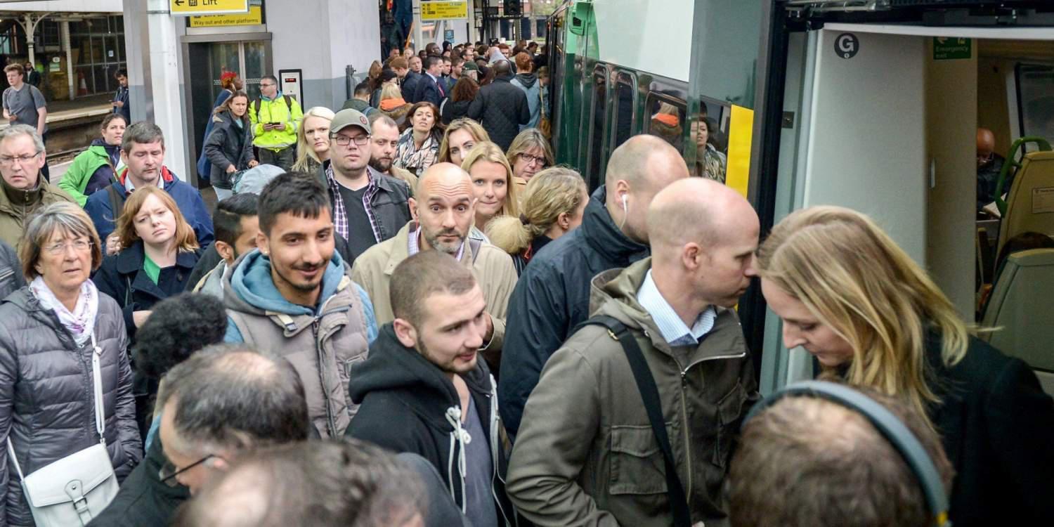 Κυκλοφοριακό χάος στην Αγγλία λόγω 48ωρης απεργίας των μηχανοδηγών στα τρένα