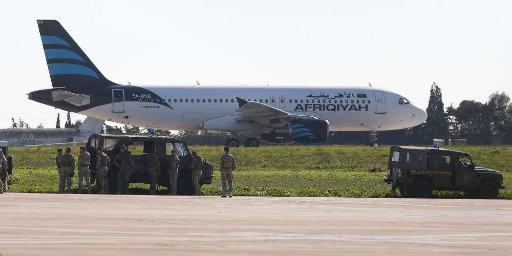 Αεροπειρατεία σε αεροπλάνο με 111 επιβάτες -Απειλούν να ανατινάξουν το αεροσκάφος
