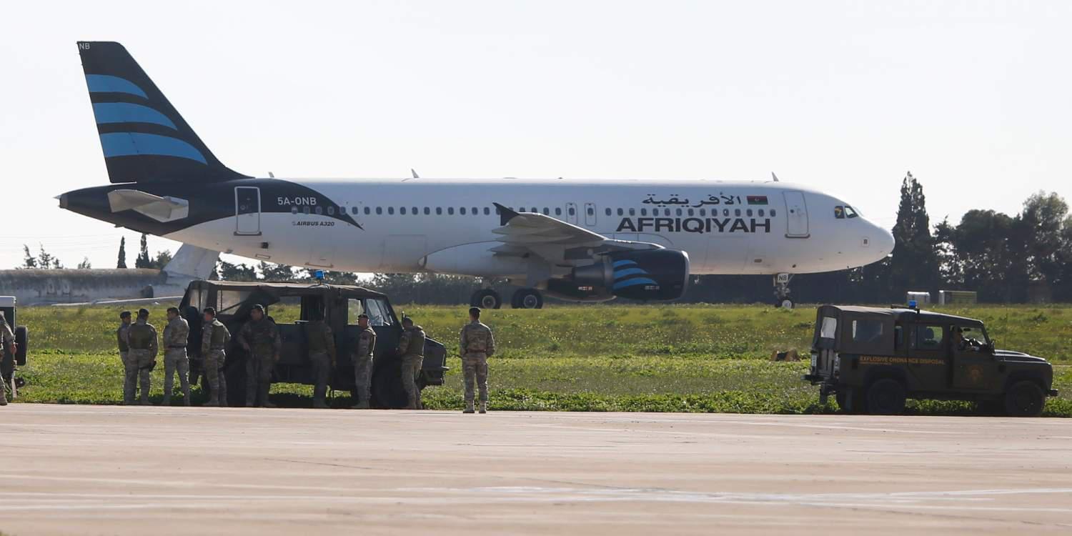 Αεροπειρατεία σε αεροπλάνο με 111 επιβάτες -Απειλούν να ανατινάξουν το αεροσκάφος