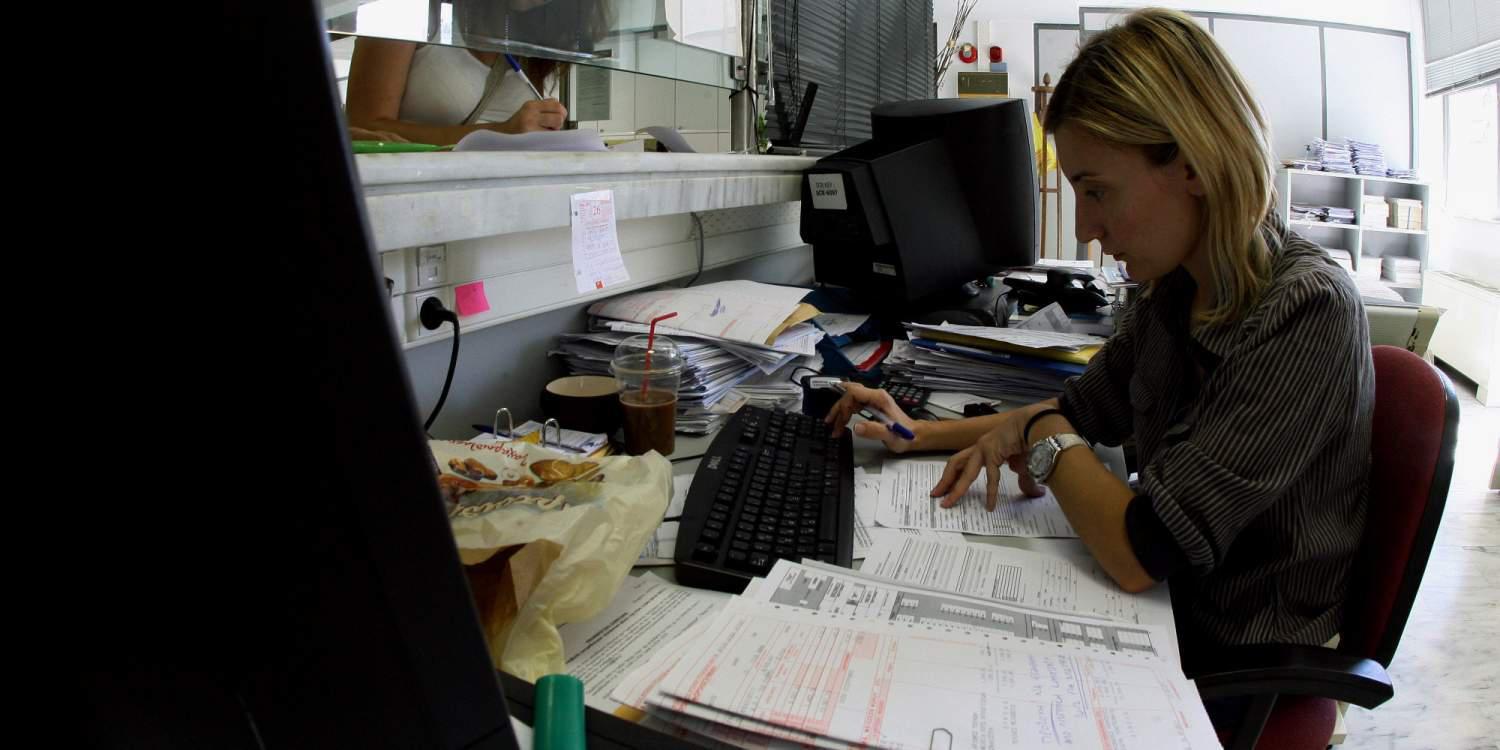 Επιβεβαίωση του Ελεύθερου Τύπου: Ιανουάριο οι μειώσεις μισθών μέσω εισφορών στο Δημοσίου