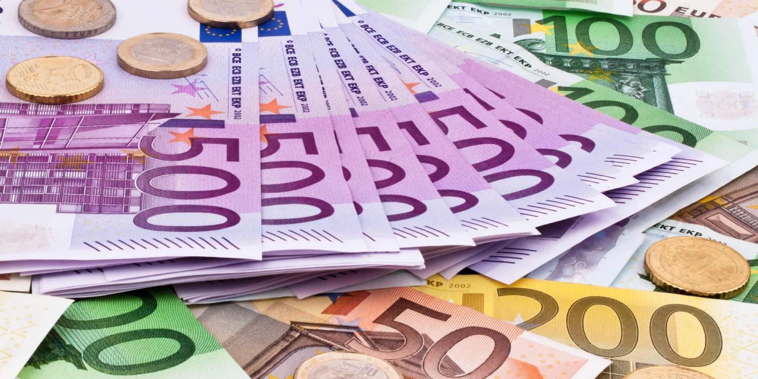 Με οφειλές στην εφορία 1 στους 2 φορολογούμενους: 10,9 δισ. ευρώ φόροι έμειναν απλήρωτοι το 2016