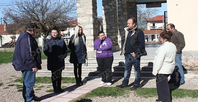 Με μπουφάν και γάντια επειδή το σχολείο δεν έχει θέρμανση κάνουν μάθημα στην Ηλεία