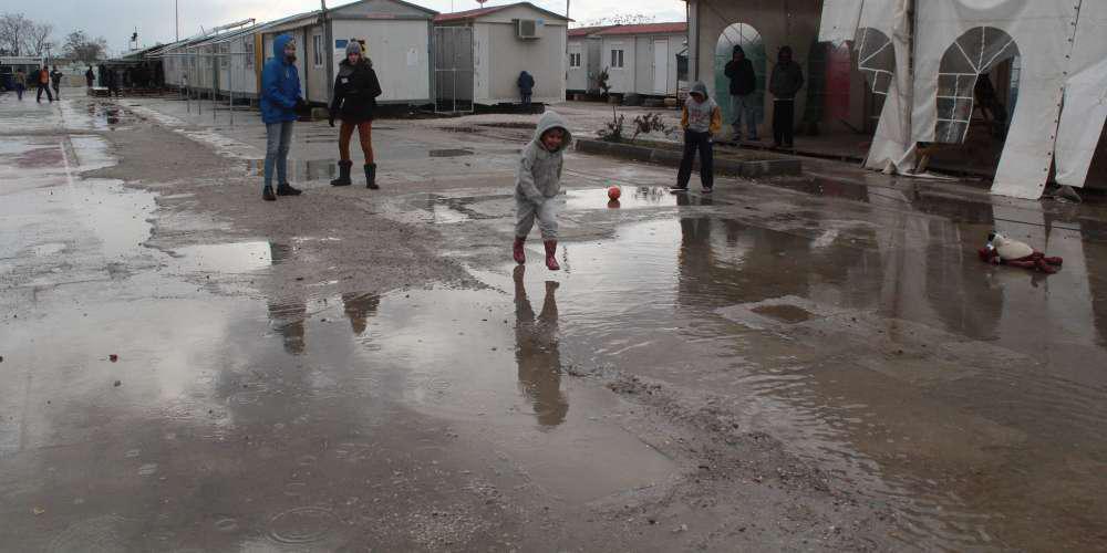 New York Times: Λέσβος,το ελληνικό νησί της απόγνωσης