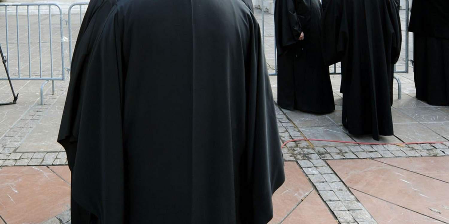 Παπάς στην Κρήτη έφυγε με την ερωμένη του και η παπαδιά δήλωνε την εξαφάνιση του