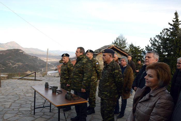 kammenos-stratiotiki-endimasia-1300-3