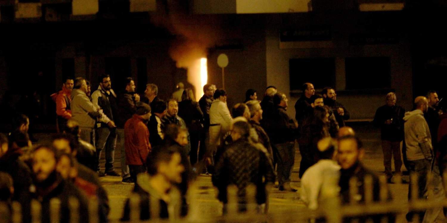 Επεισόδια στο λιμάνι του Ηρακλείου – Συμπλοκές αγροτών με ναυτικούς απεργούς