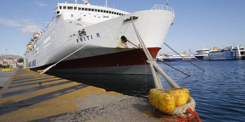 Δεμένα τα πλοία στα λιμάνια ως και την Πέμπτη – Νέα απεργία της ΠΝΟ