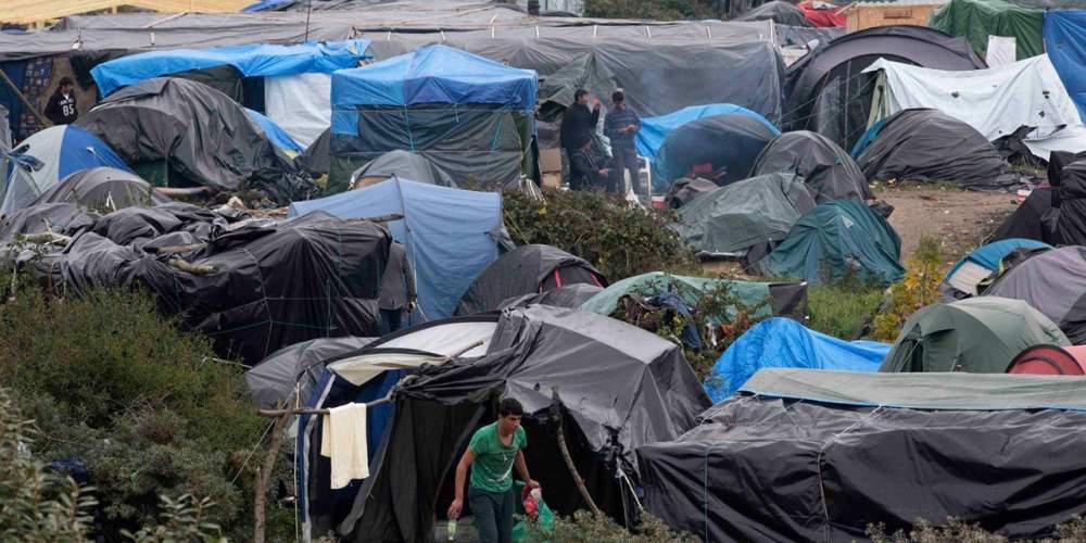 Φωτιά σε καταυλισμό μεταναστών στο Παρίσι – Τρείς σοβαρά τραυματίες