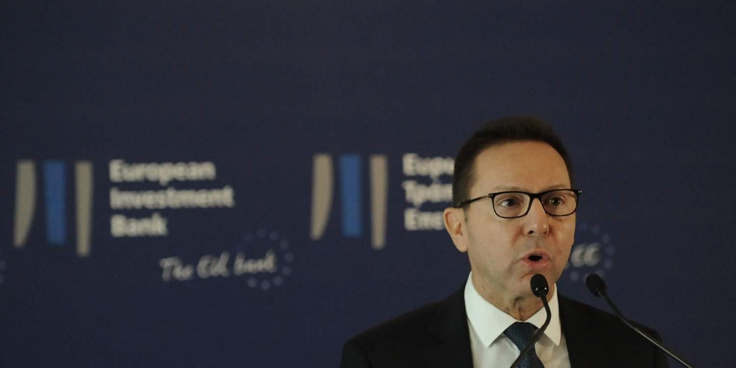 Για αδικαιολόγητες προαγωγές στην ΤτΕ κατηγορούν τον Στουρνάρα βουλευτές του ΣΥΡΙΖΑ