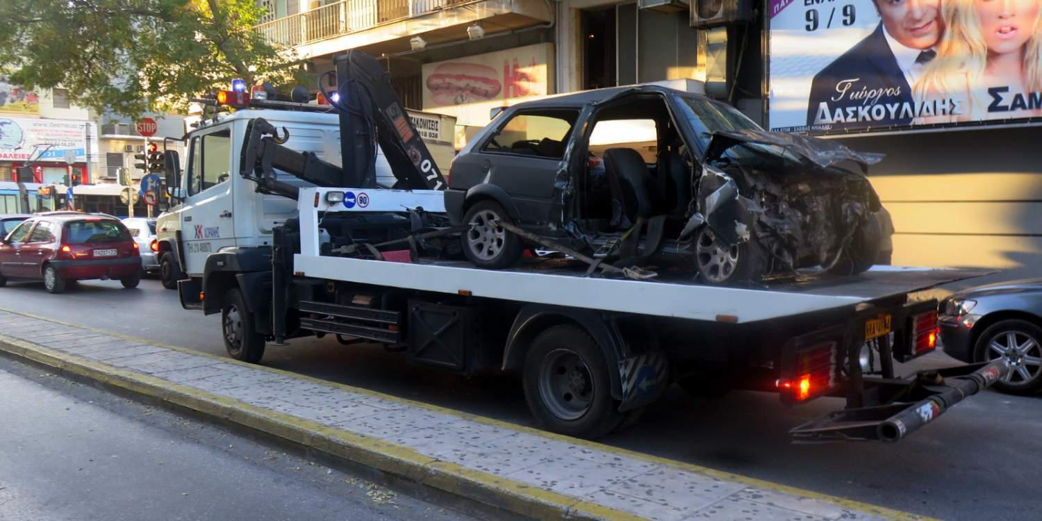 Νεκροί πατέρας και κόρη στο τροχαίο στην Κηφισίας – Σοβαρά τραυματίστηκε η μάνα [εικόνες]