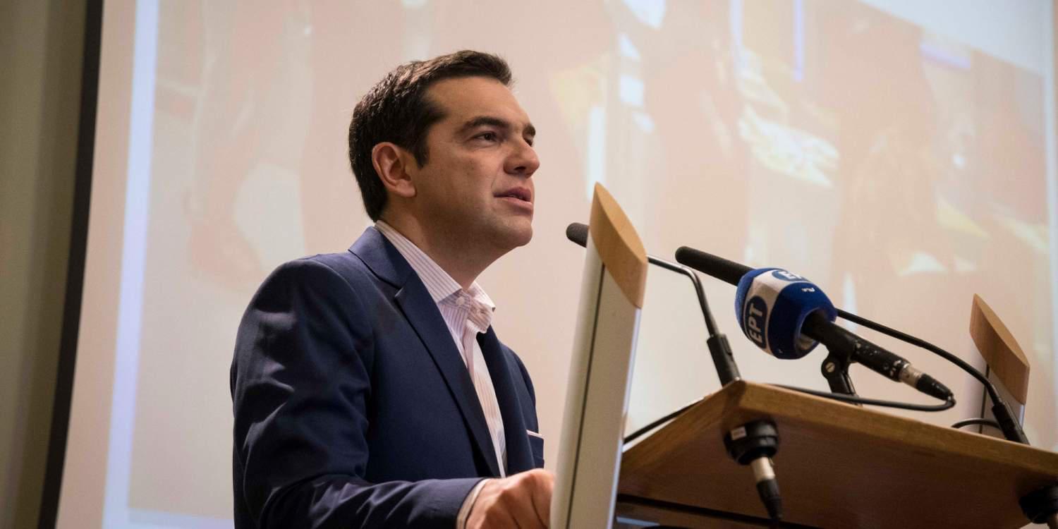 Τσίπρας στο Economist: Η Ελλάδα βρίσκεται σε τροχιά ανάκαμψης
