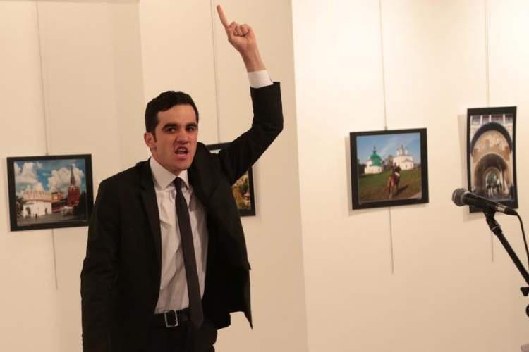 Οπαδός του Γκιουλέν ο δολοφόνος του πρέσβη στην Άγκυρα, σύμφωνα με τα τουρκικά μέσα