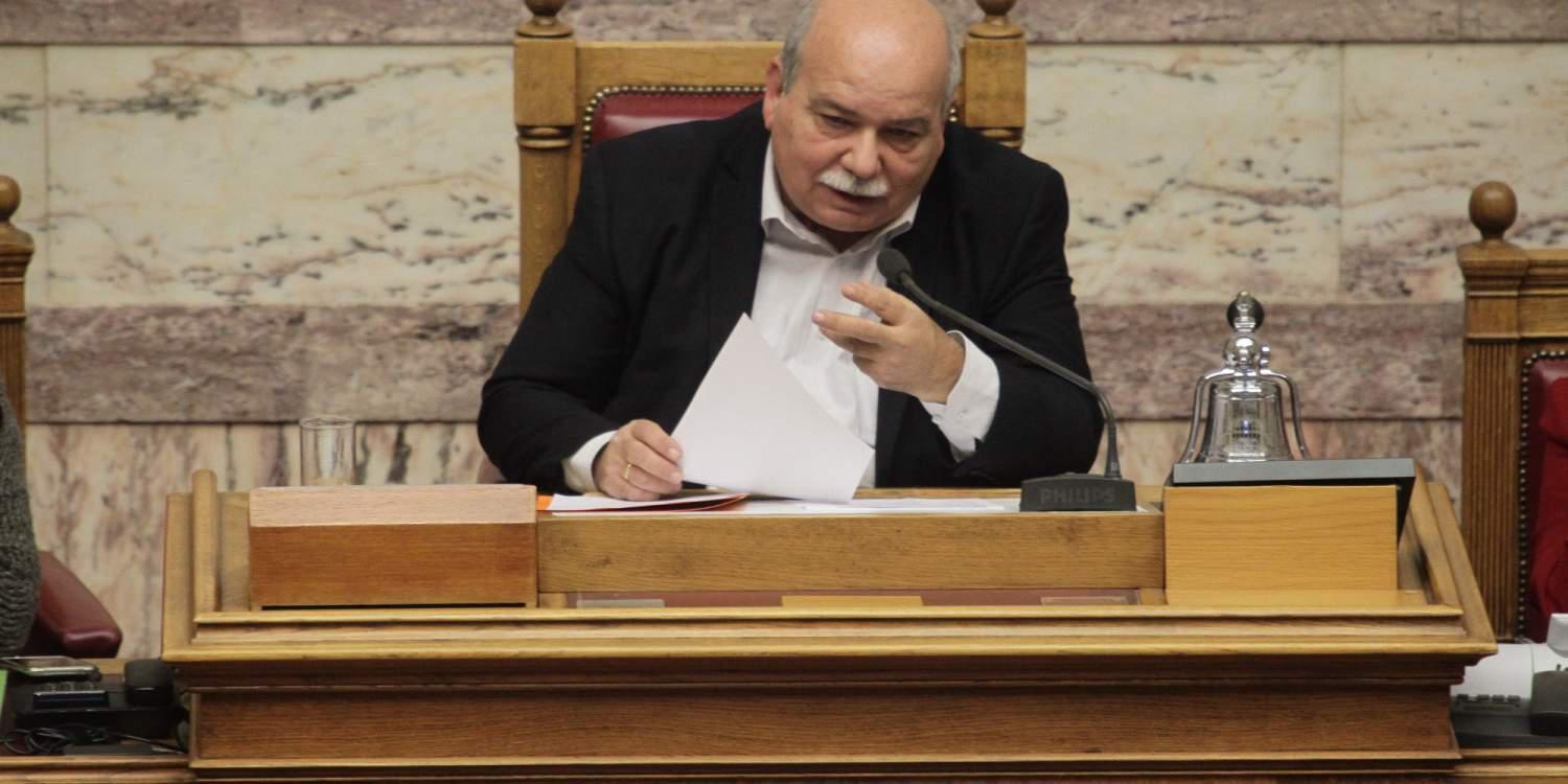 Με απόφαση Βούτση οι μετακλητοί υπάλληλοι στη Βουλή έγιναν μόνιμοι
