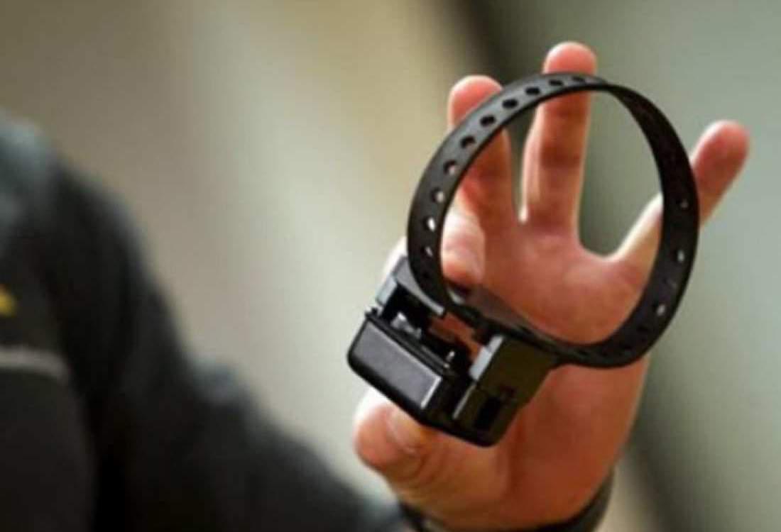 Συνελήφθη η 43χρονη που είχε αποδράσει κόβοντας το «βραχιολάκι»