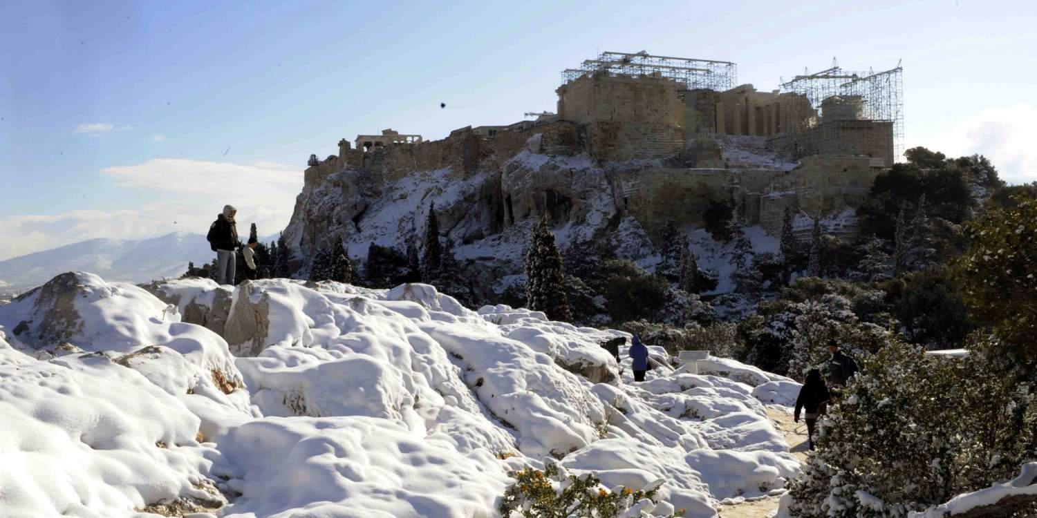«Άγριος» χιονιάς από το βράδυ της Τετάρτης στην Αττική