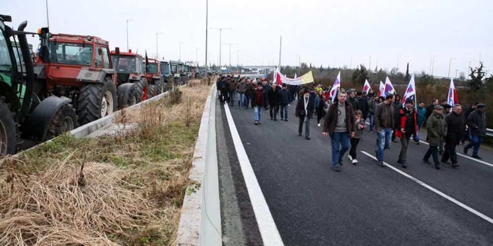 Για το αυριανό συλλαλητήριο στην Αθήνα προετοιμάζονται οι αγρότες της Λάρισας
