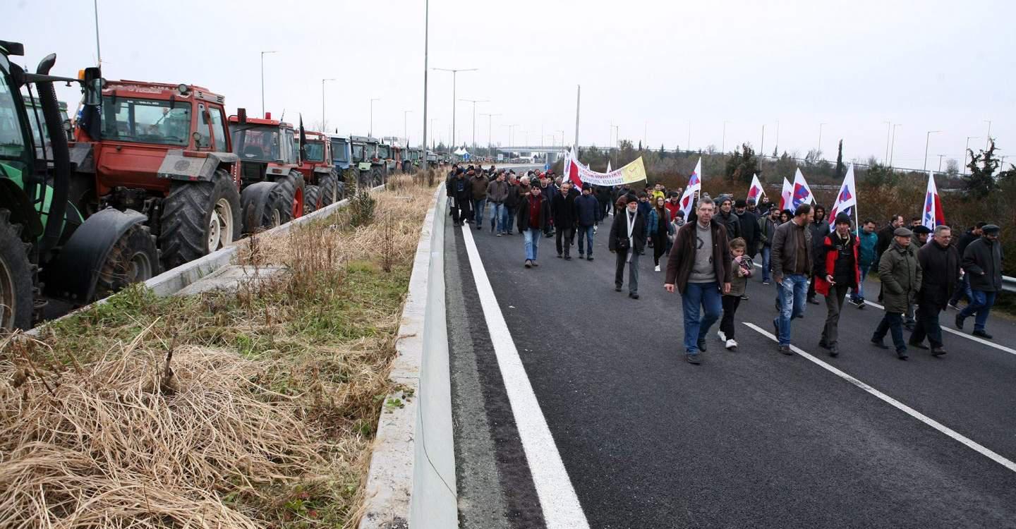 Για το αυριανό συλλαλητήριο στην Αθήνα προετοιμάζονται οι αγρότες της Λάρισας