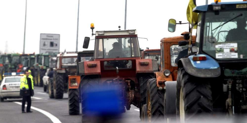 Στον Πειραιά εκατοντάδες αγρότες από την Κρήτη για το συλλαλητήριο στην πλατεία Βάθη