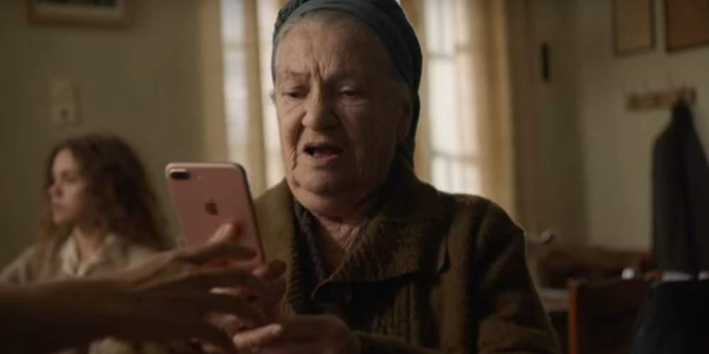 Η Apple διαφημίζει το iPhone Plus σε ένα άκρως ελληνικό βίντεο!