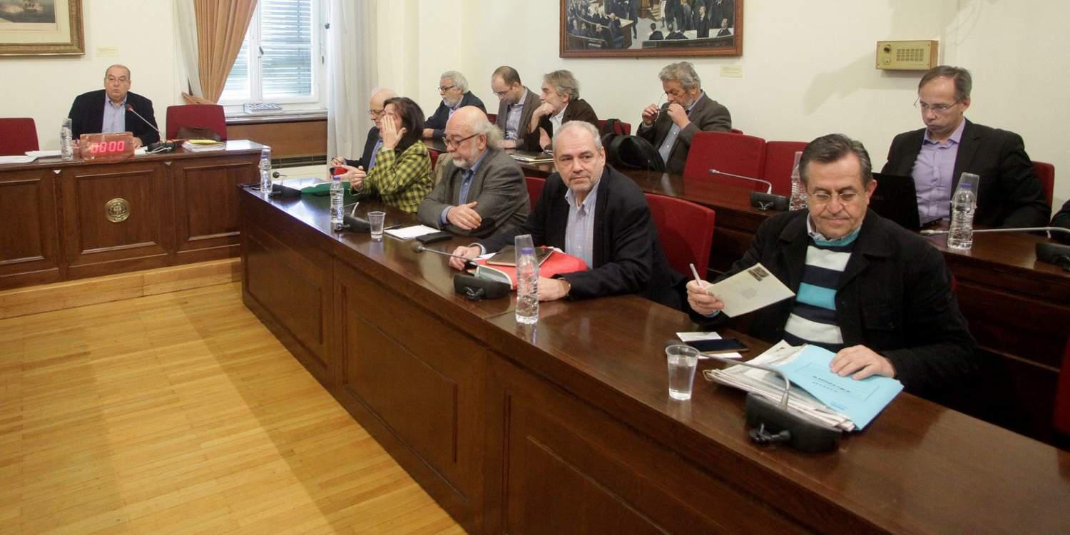 «Κωλοτούμπα» ΣΥΡΙΖΑ για το πόρισμα της εξεταστικής δανείων σε ΜΜΕ-κόμματα