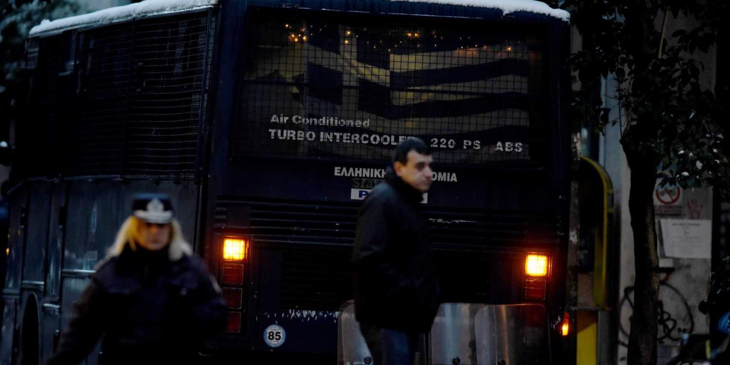 Πώς η «Επαναστατική Αυτοάμυνα» τραυμάτισε αστυνομικό έξω από τα γραφεία του ΠΑΣΟΚ