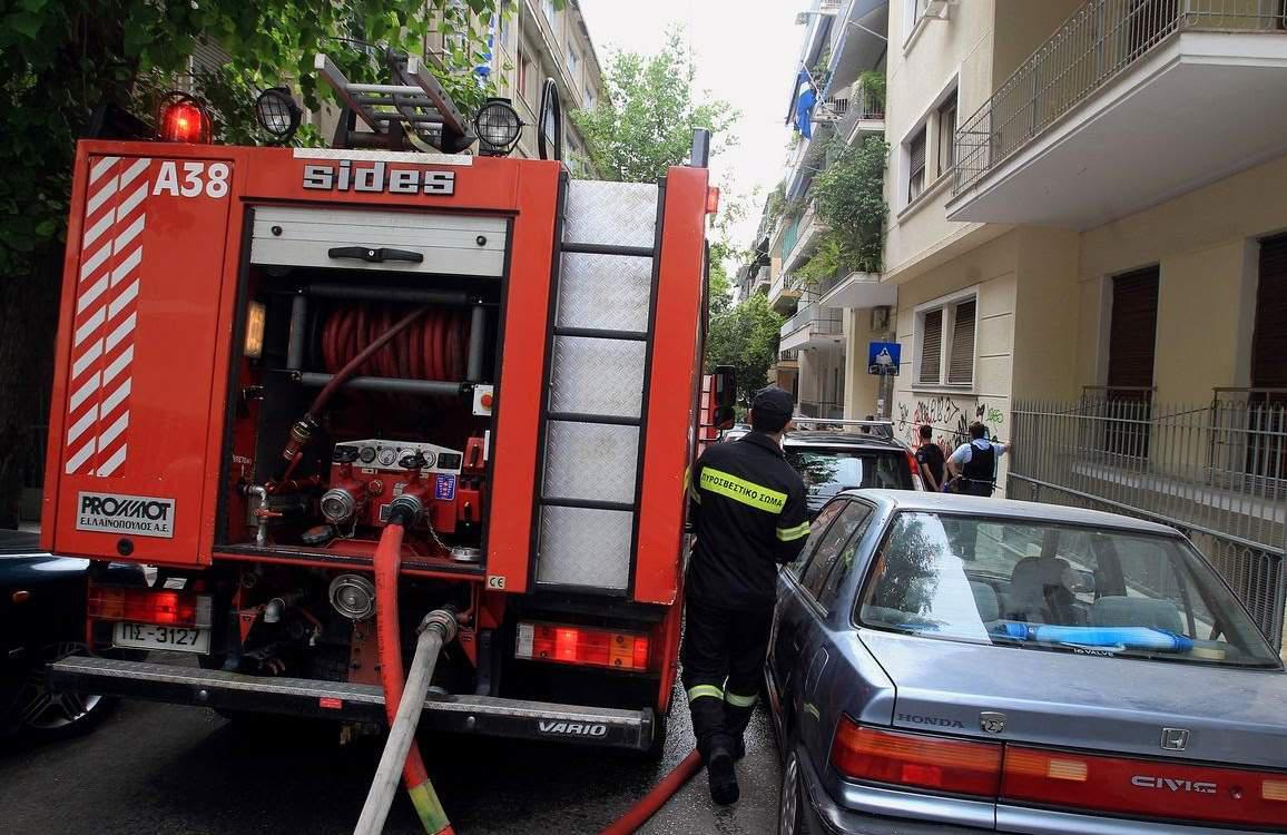 Μεγάλη φωτιά και εκρήξεις σε σπίτι στα Χανιά [εικόνες & βίντεο]
