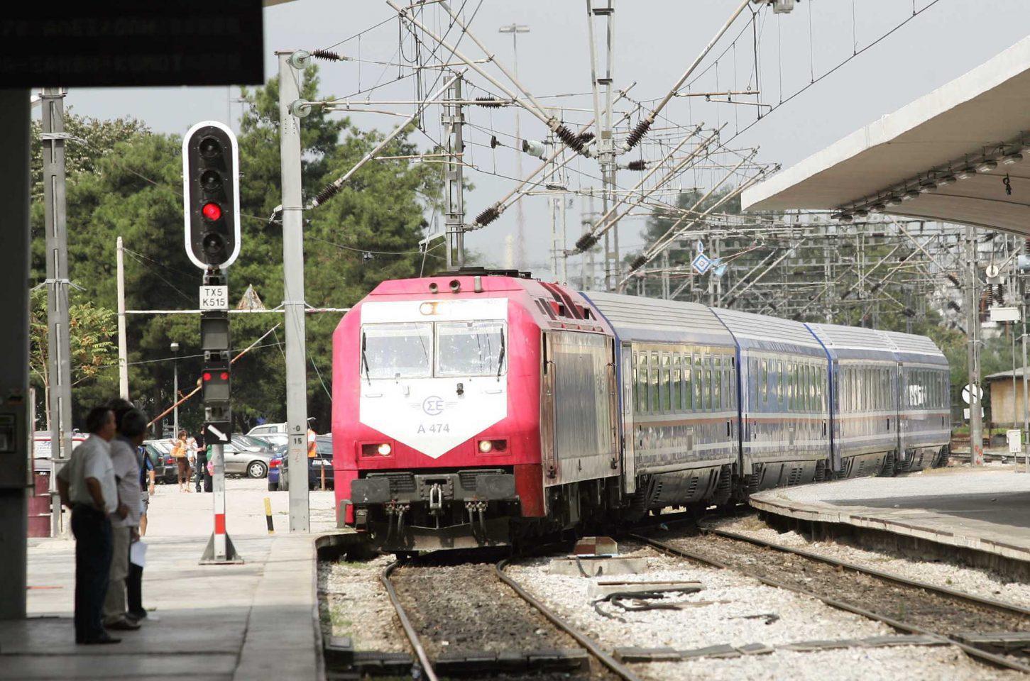 Ακινητοποιήθηκε λόγω βλάβης η αμαξοστοιχία Intercity με 400 επιβάτες στους Αγίους Αναργύρους