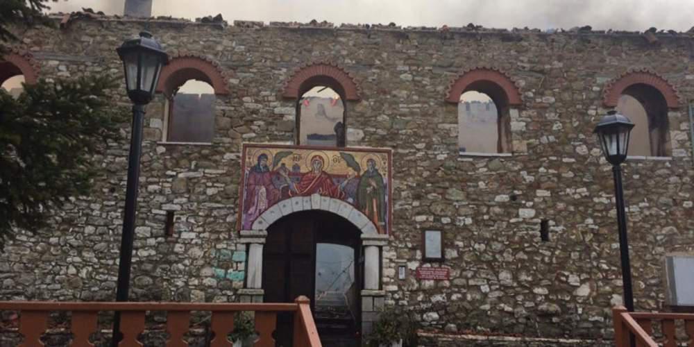 Κάηκε η ιστορική Μονή Βαρνάκοβας [βίντεο]