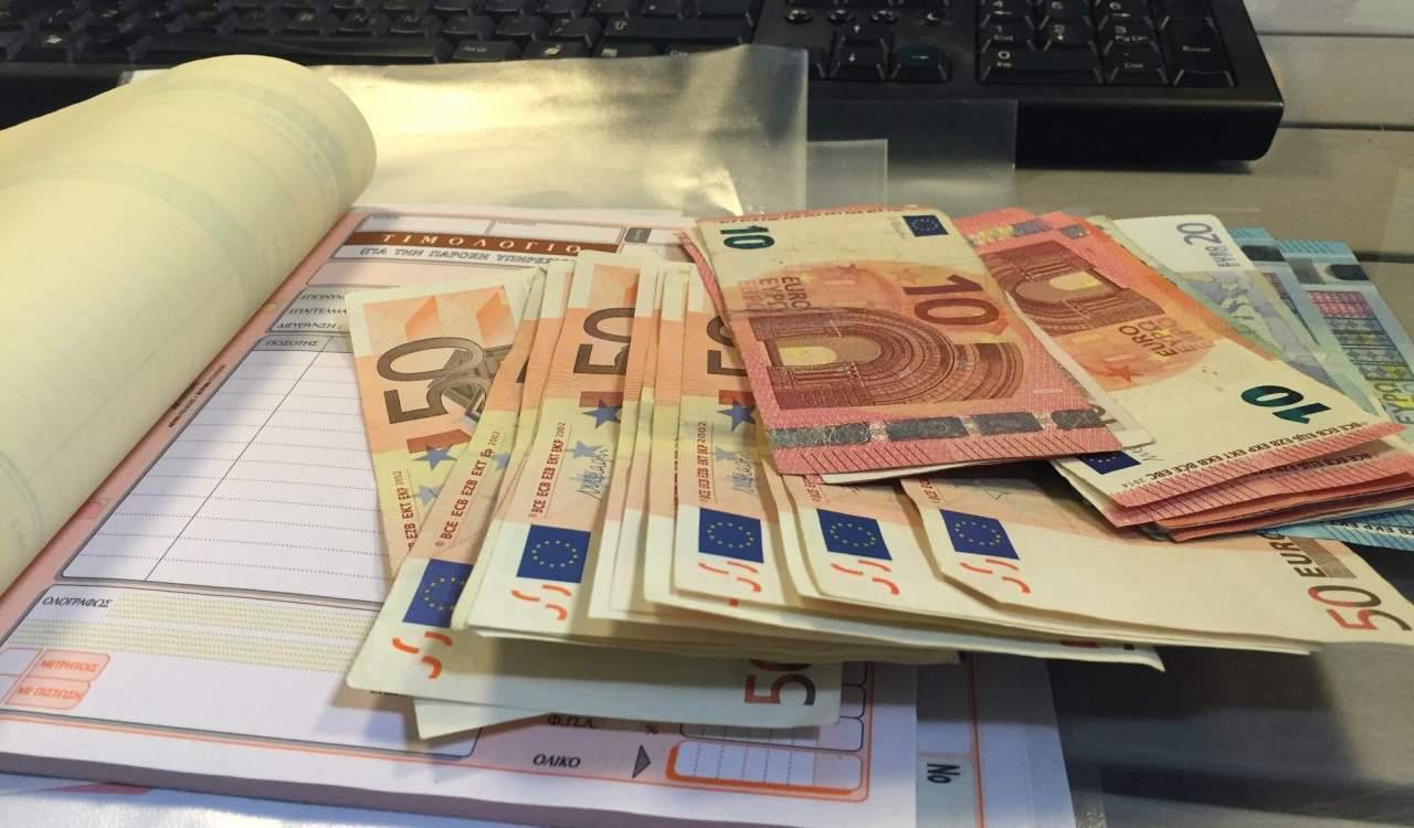 «Αυγή»: Μεταβατική εισφορά 10% για τα «μπλοκάκια» η λύση της κυβέρνησης