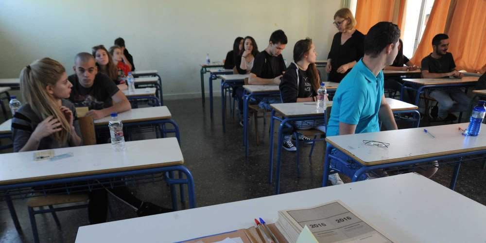 Εμπαιγμός χιλιάδων μαθητών με τις πανελλαδικές