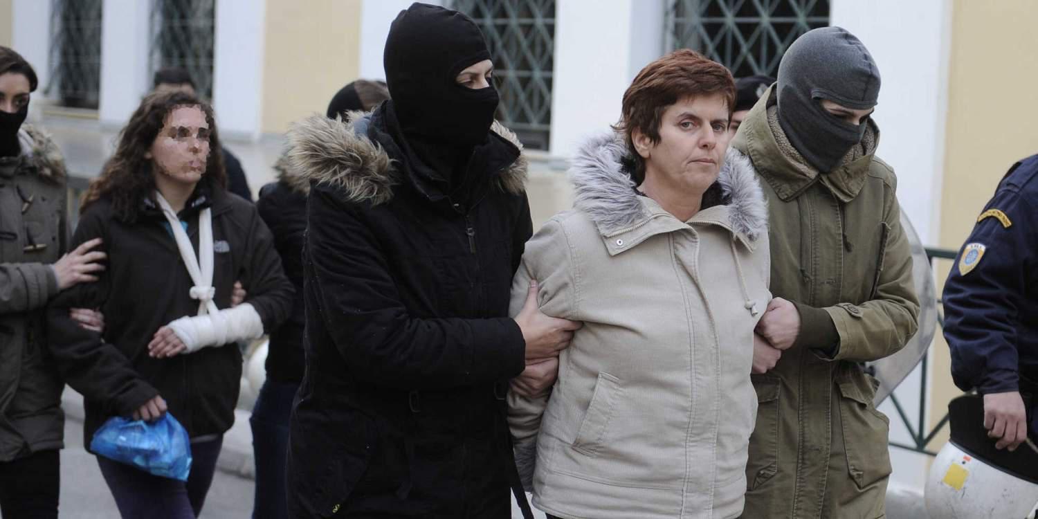 «Μίνι» οπλοστάσιο βρήκε η αντιτρομοκρατική στο σπίτι της Ρούπα