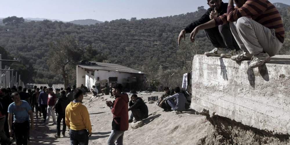 «Καμπανάκι» Κομισιόν για τις μετεγκαταστάσεις προσφύγων από Ελλάδα και Ιταλία