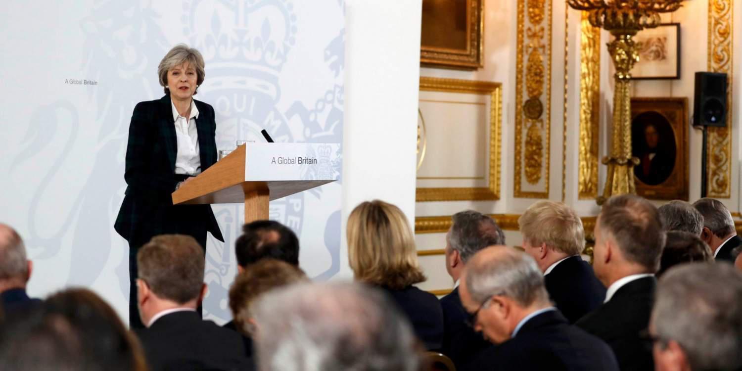 Σκληρό Brexit από τη Μέι με κλείσιμο συνόρων και…οικονομίας