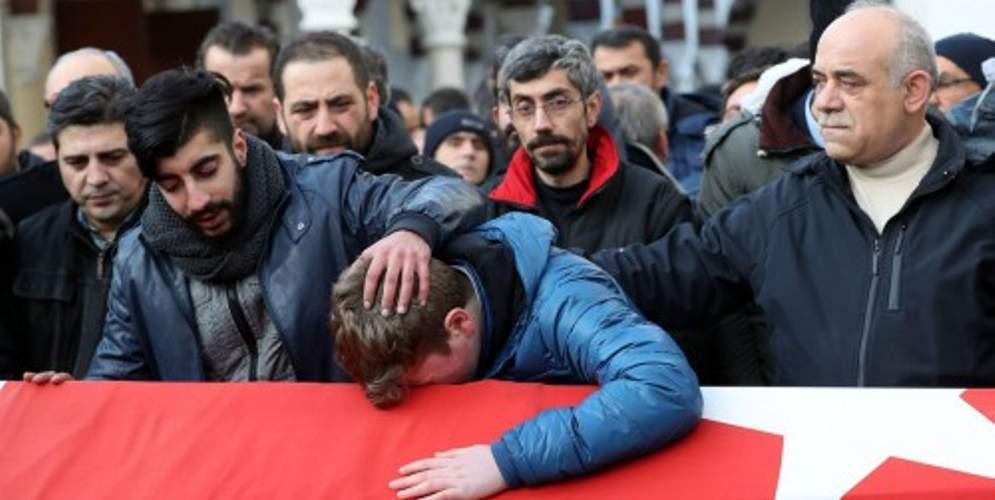 Θρήνος στην Τουρκία για τα θύματα του μακελειού στην Κωνσταντινούπολη – Ξεκίνησαν οι κηδείες