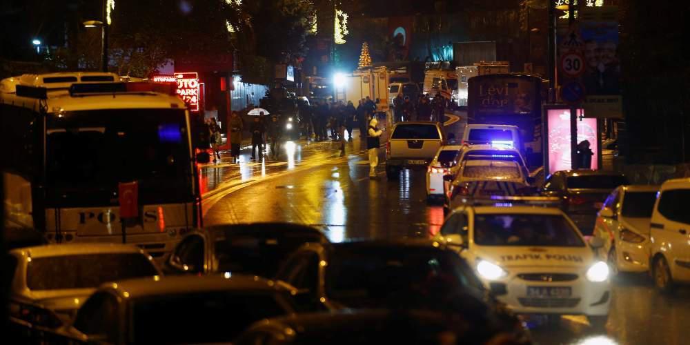 Νέο βίντεο ντοκουμέντο με τον μακελάρη της Κωνσταντινούπολης: Ψάχνει να βρει ταξί να φύγει μετά την επίθεση